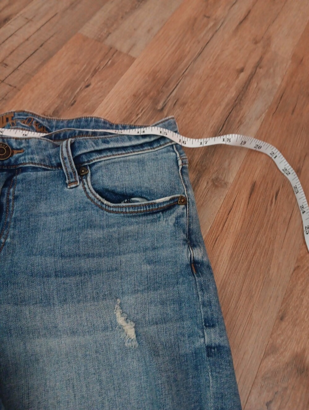 Kut from the Kloth Kity Boyfriend  Light Blue Distressed Denim Cutoff Shorts - Picture 4 of 6